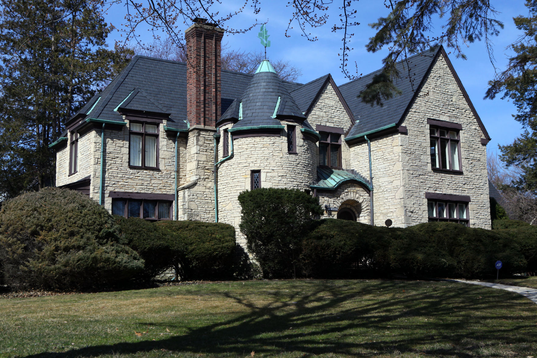 George John Wolf House